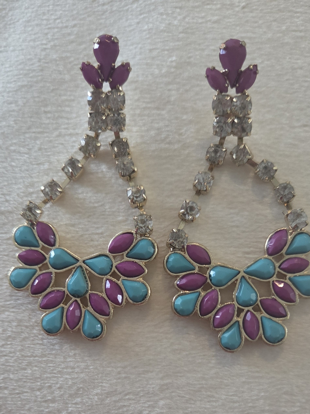 NWOT Purple & Turquoise Teardrop Cluster Drop Earrings